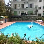 아파트 Pool Family Big Appartament In Center 소렌토